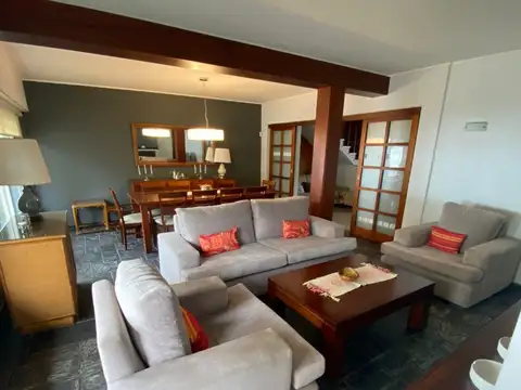 Bv 2 Dolores Pilar 300