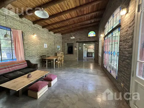 VENTA | Pintoresca CASA Rustica de 4 Dorm c/JARDIN | Barrio Residencial La Bota