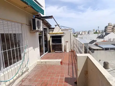 Departamento tipo casa en venta en Boedo