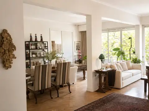Exclusivo semipiso en Barrio Parque con vistas abiertas y excelente luminosidad