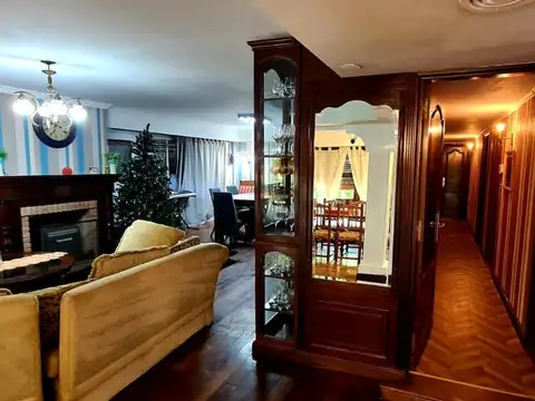Casa 5 ambientes con 3 baños