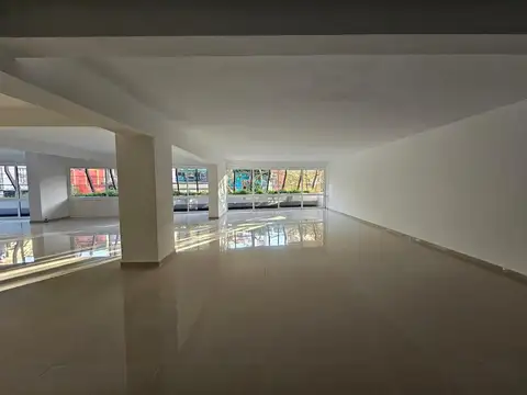 Venta Oficina Comercial - Deposito - Showroom CABA Abasto