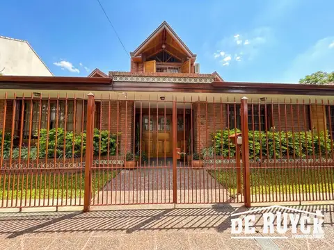 Casa 4 ambientes con 3 baños