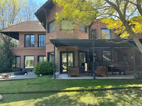Mayling casa en venta 5 domitorios 2500 m de jardin