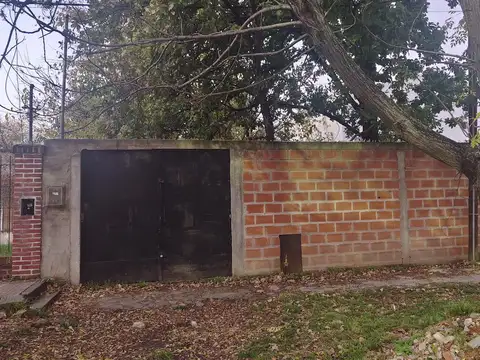 Venta. Terreno en calle  143 entre 46 y 47.