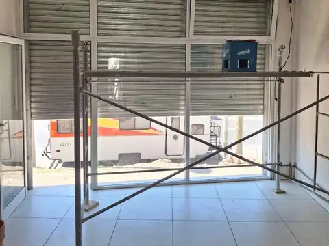 Alquilo local comercial en combate de San Lorenzo.