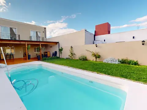 Casa en Venta con 1 cochera