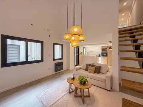 Casa de pasillo con 3 dormitorios amoblada frente al Parque Independencia