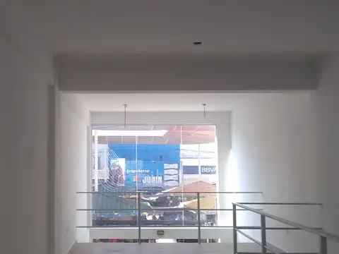 Local en Alquiler Via Púb.