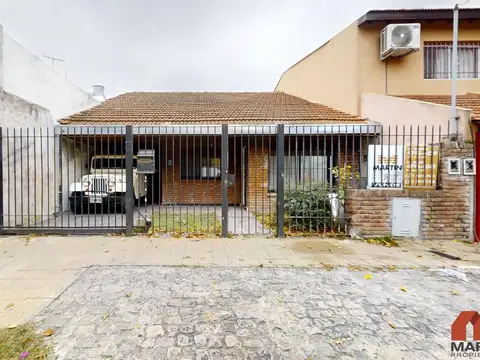 Casa en Venta de 3 Ambientes en Martinez con Jardín, Pileta y Cochera
