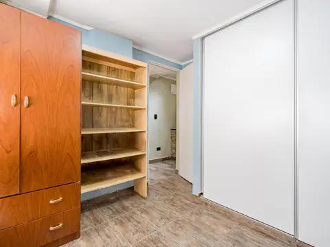 VENTA/PERMUTA- Casa de pasillo - 4 dormitorios - Barrio Industrial, Rosario.