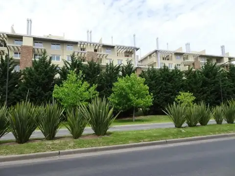 Departamento en Alquiler con 1 cocheras