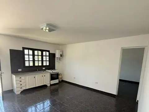 Depto Tipo Casa 2 ambientes con 1 baño