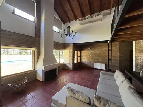 Casa en venta de 3 dormitorios en barrio Los Raigales, Roldán