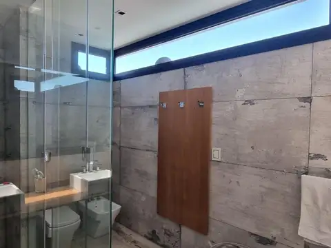 HERMOSA CASA MINIMALISTA EN ALQUILER EN COUNTRY TERRAVISTA