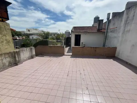 Depto Tipo Casa en Venta 60 años