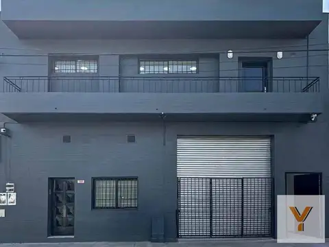 Depósito en venta - Oficinas - Baños - 640Mts2 - 3 de Febrero