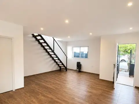 PH DE 4 AMBIENTES EN DÚPLEX A ESTRENAR CON PATIO PROPIO