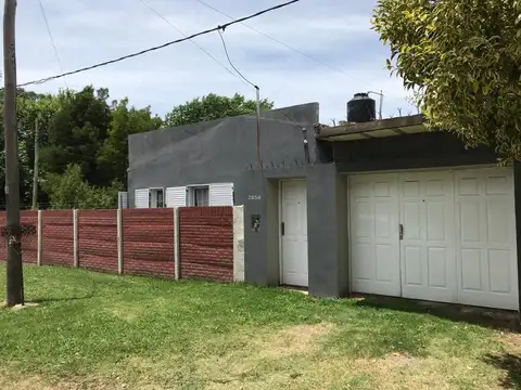 Casa en venta - 1 dormitorio 1 baño - cochera - Gambier, La Plata