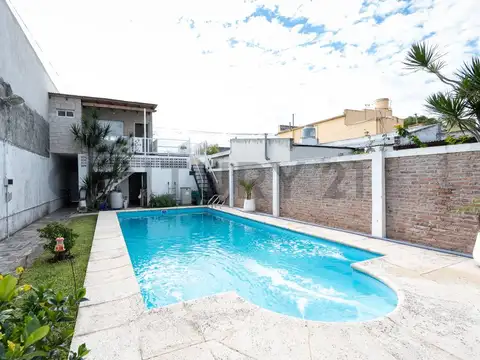 Casa en venta  de 2/3 dormitorios en La Plata
