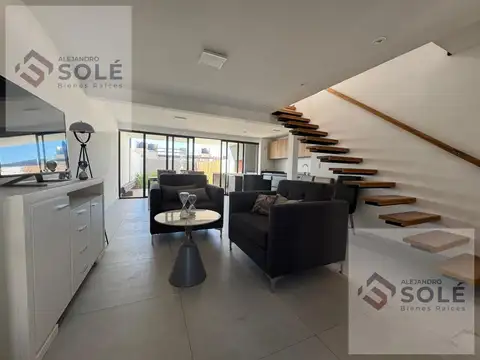 Casa 5 ambientes con 3 baños