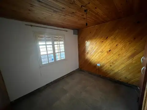 Casa 4 ambientes con 1 baño