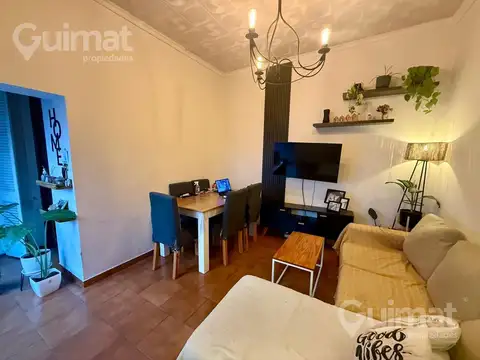 Depto Tipo Casa 6 ambientes con 2 baños