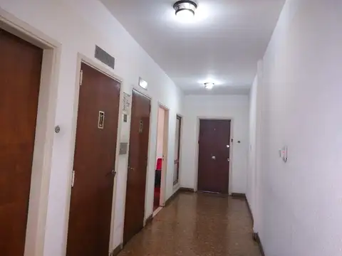 ZUFRIATEGUI 600, Piso 6