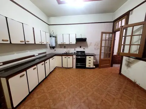 PH DE 5 AMBIENTES EN LA ZONA- P .PATRICIO-