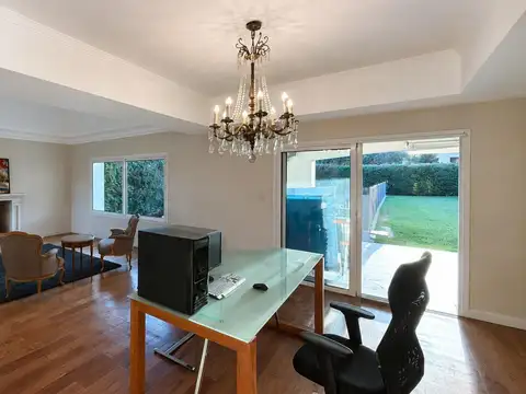 Casa 4 ambientes con 5 baños