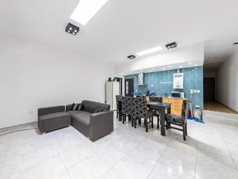 EN VENTA - CASA DOS DORMITORIOS - REPUBLICA DE LA SEXTA