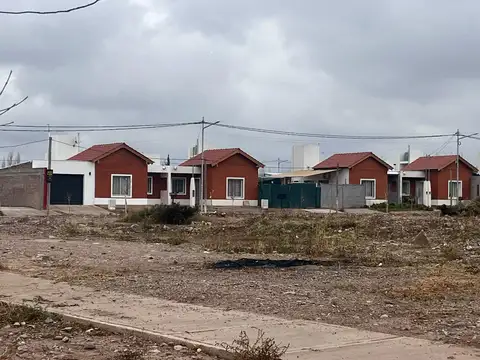 Adriano Gómez, Maipú al 2100