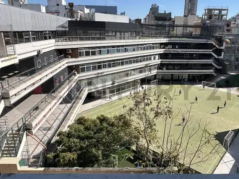 Venta Monoambiente Zona Abasto Balvanera. Refaccionado. Luminoso