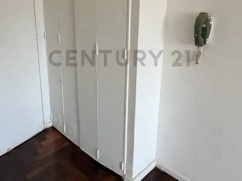 Venta Monoambiente Zona Abasto Balvanera. Refaccionado. Luminoso