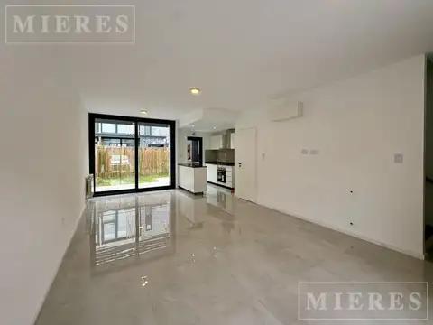 Triplex en Alquiler - Sunny