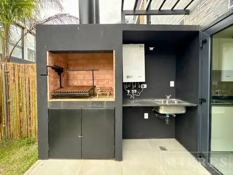 Casa 4 ambientes con 3 baños