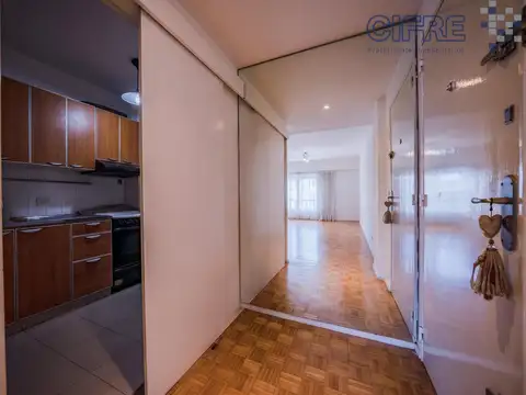 Departamento en Palermo de 3 ambientes con 2 baños y balcón. VENTA CON RENTA DE USD 500.-