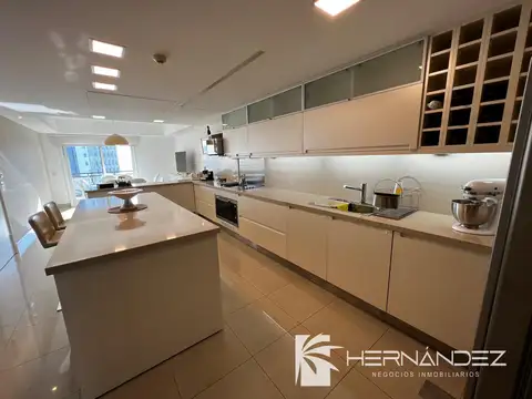 Departamento en Venta con 2 cocheras