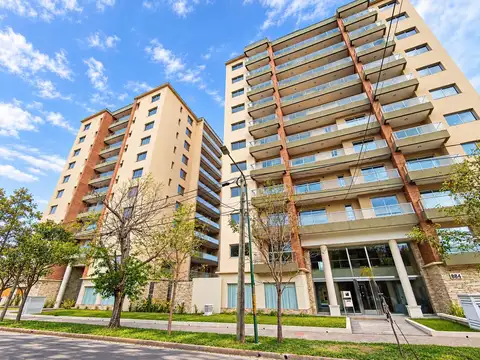 Departamento 3 ambientes contrafrente, 83 m², silencioso y con cochera Ituzaingo