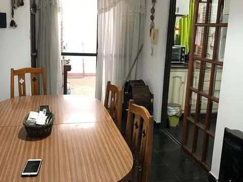 Uriburu 561 , Piso 1