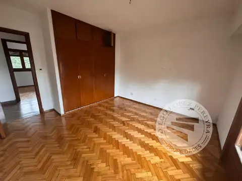 GRAN PROPIEDAD DE 2 DORMITORIOS Y DEPENDENCIA EN OLIVOS