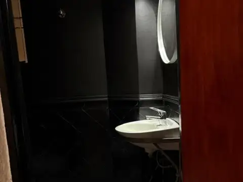 Casa en Alquiler con 2 cocheras