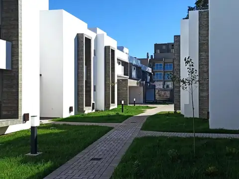HOUSING CHACRITAS - 3 Dorm 3 Baños. Losa Radiante!