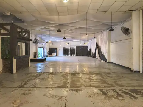 Edificio Comercial en Las Heras