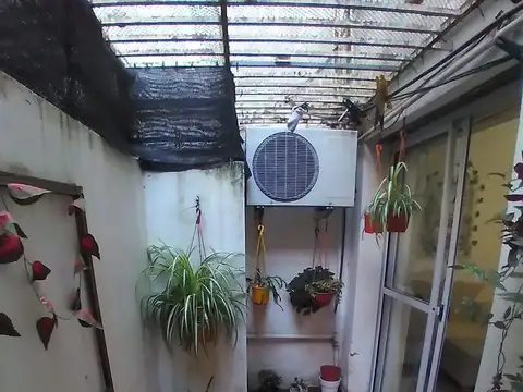 Departamento monoambiente con patio