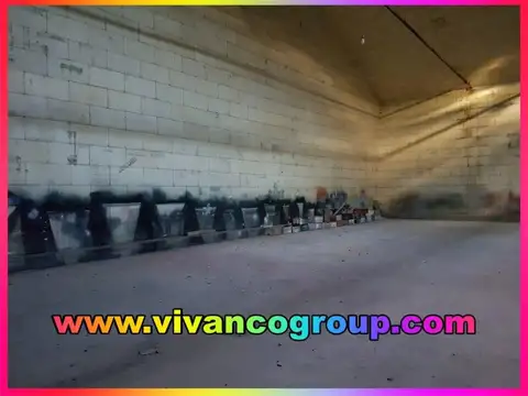 Galpon en Venta 85  mts Fondo