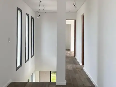 Casa en Venta con 5 cocheras