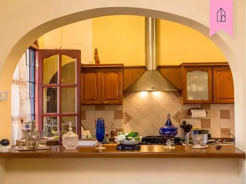 Casa en Venta con 2 cocheras