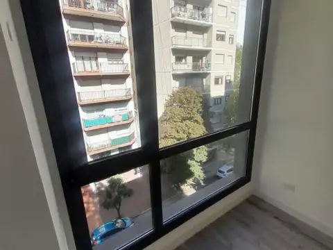 Corrientes 2400, Piso 4°