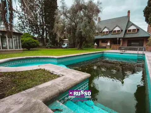 Venta de casa 6 ambientes en Villa Madero